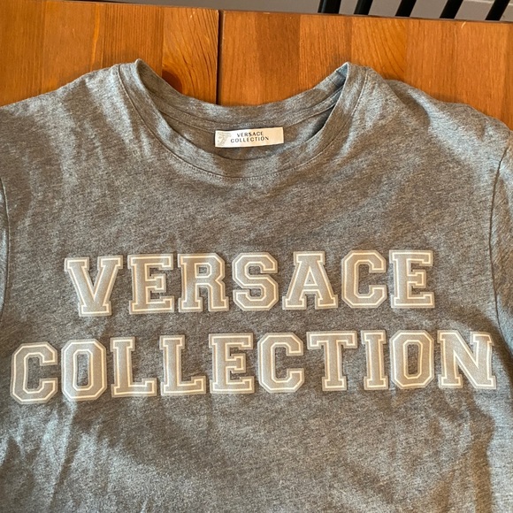 Versace Tshirt - Picture 1 of 3